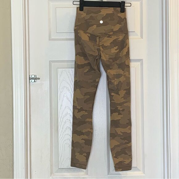 Lululemon Align High-Rise Pant 25" Heritage 365 Camo Beige Multi Size 2 - Picture 8 of 8